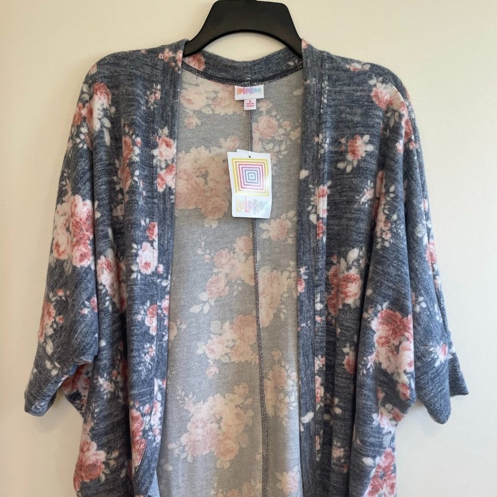 Lularoe Tracy roses floral on grey